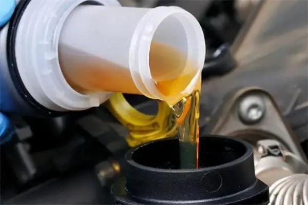 黑馬王潤滑油 驅動卓越，守護每一程